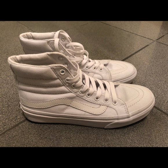 Vans Shoes - Vans white sneakers